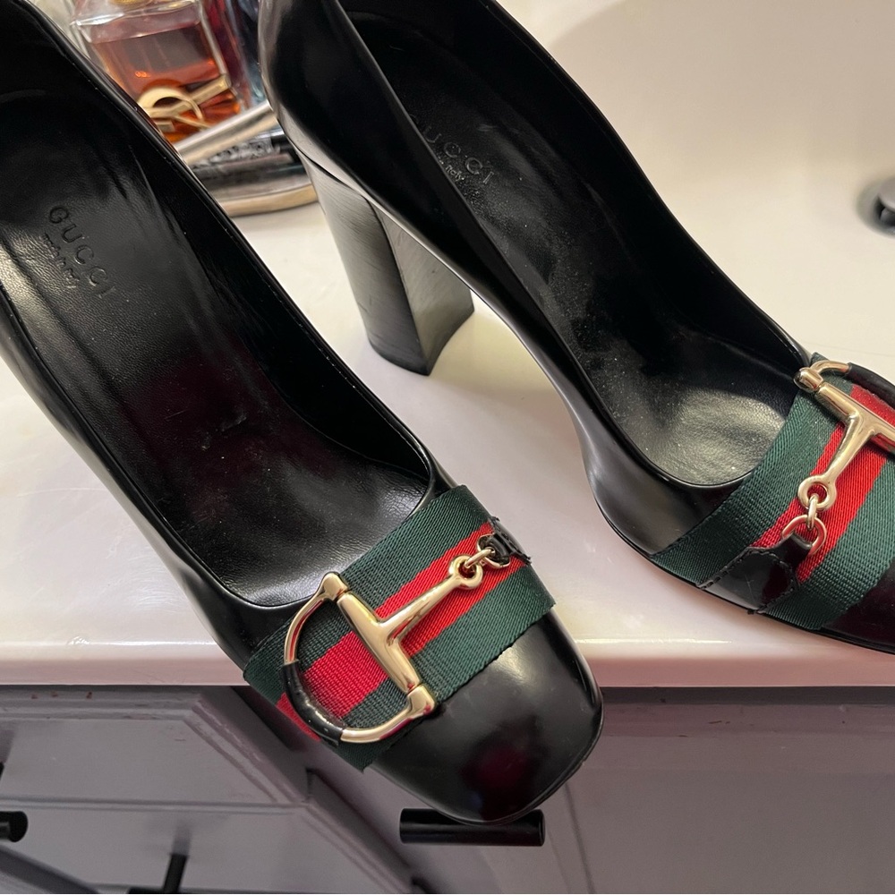 Gucci pumps
